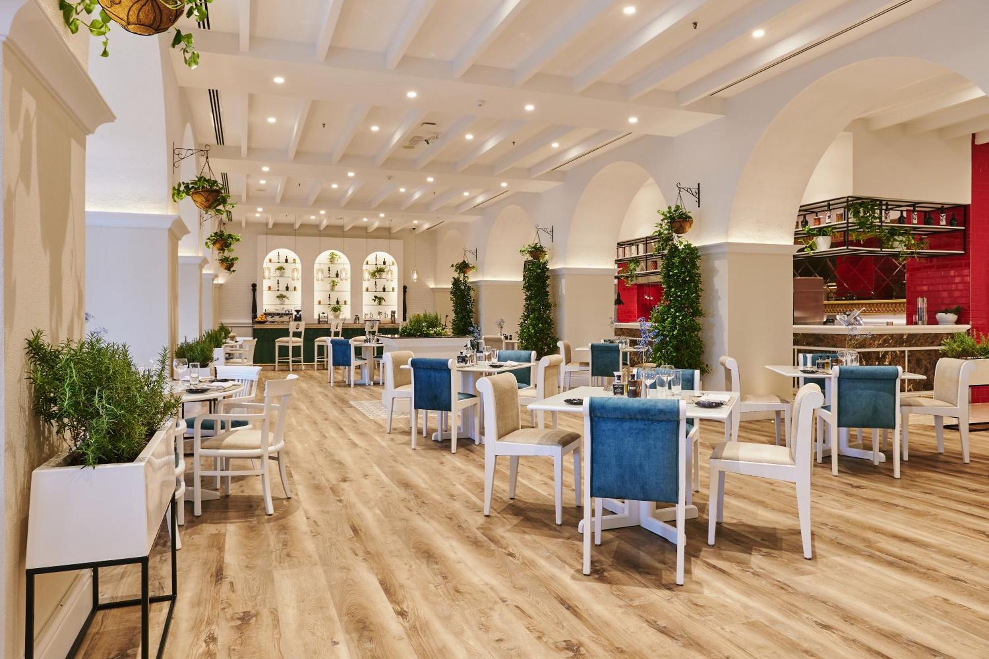 아지만 호텔 외부 사진 The interior of the restaurant