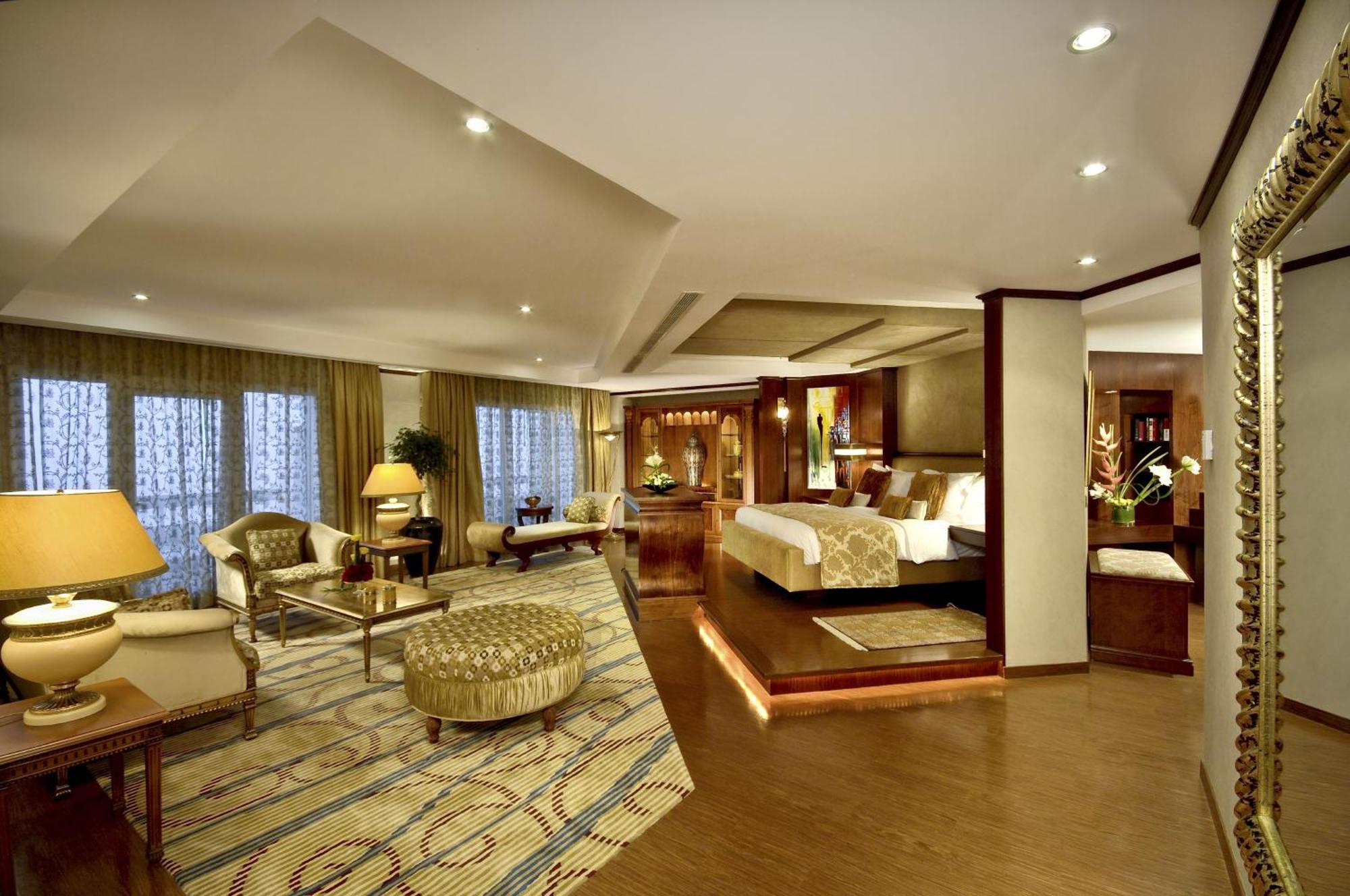 아지만 호텔 외부 사진 Suite at the Taj Mahal Palace, Mumbai