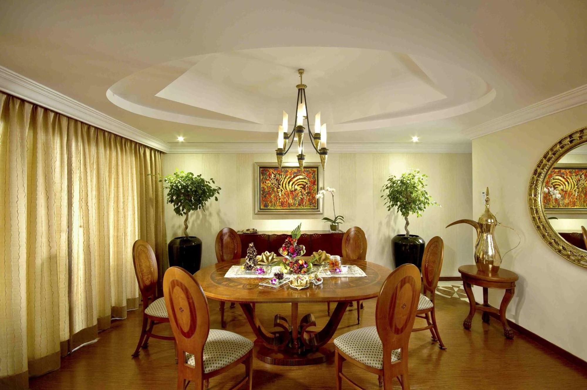 아지만 호텔 외부 사진 A dining room